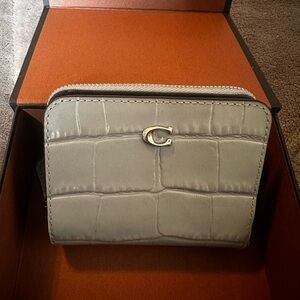 Brand New Coach Billfold Wallet GREY